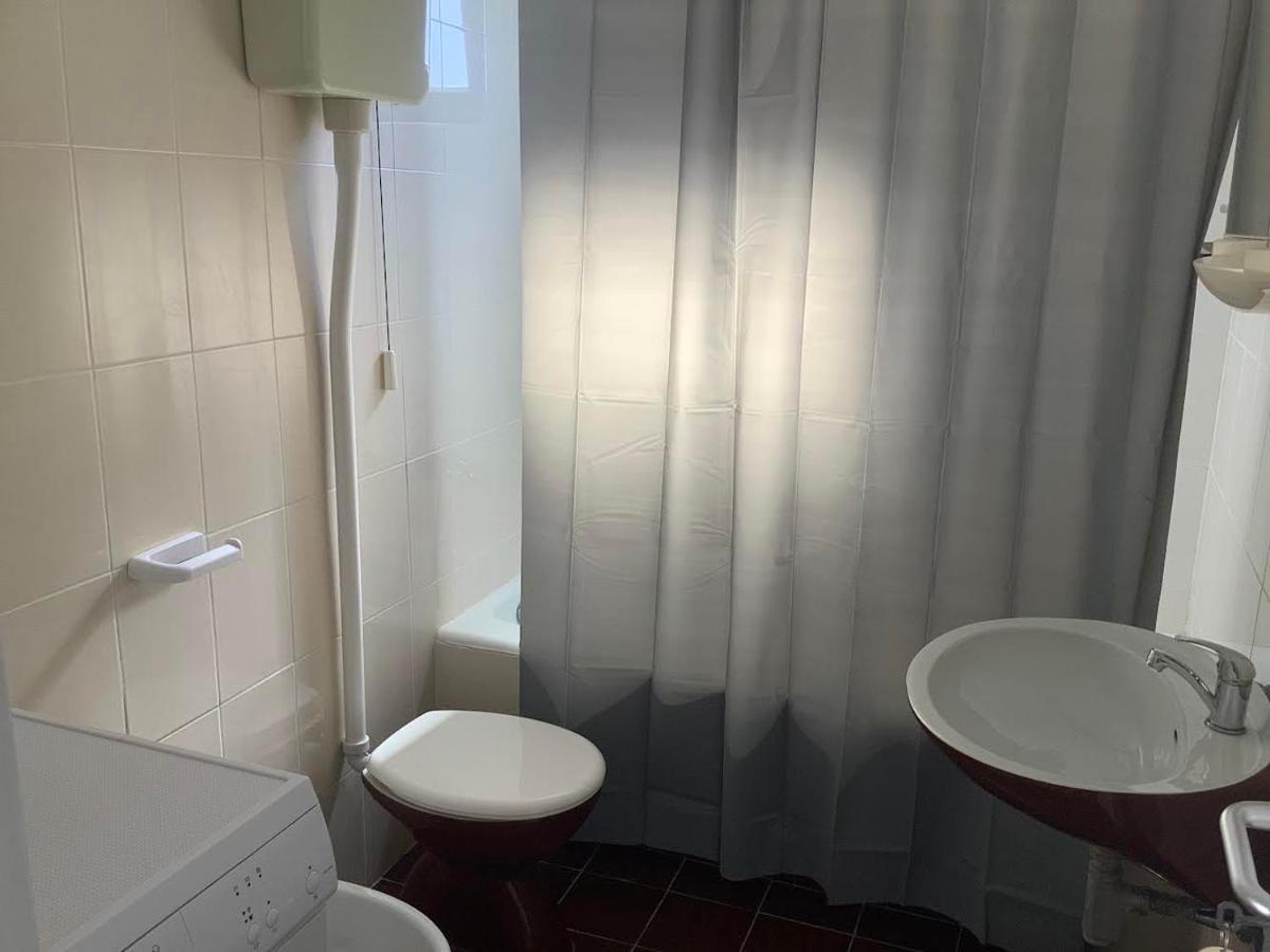 פרימוסטן Rooms 22 - Beachfront מראה חיצוני תמונה